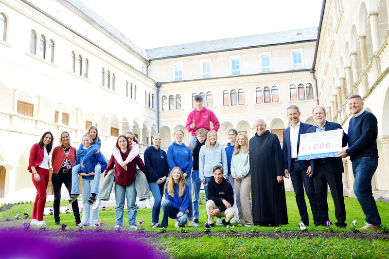 Spende Sweater Tanzenberg / Barmherzige Brüder Spende Sweater Tanzenberg