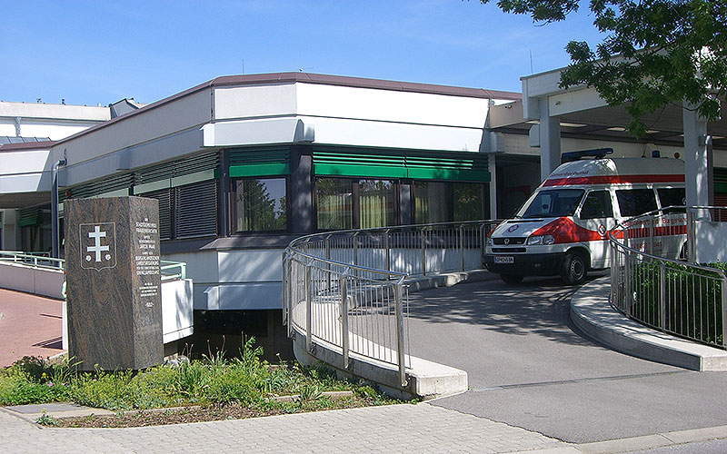 Das Bild zeigt die Unfallambulanz Frauenkirchen.