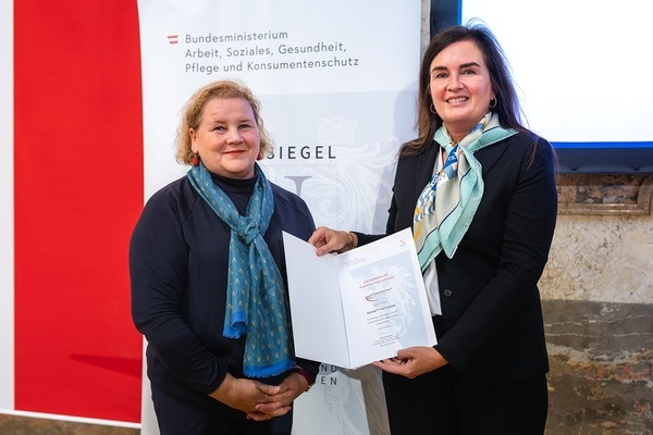 Sozialministerin Korinna Schumann und Mag. Dr. Elke Haber, MBA