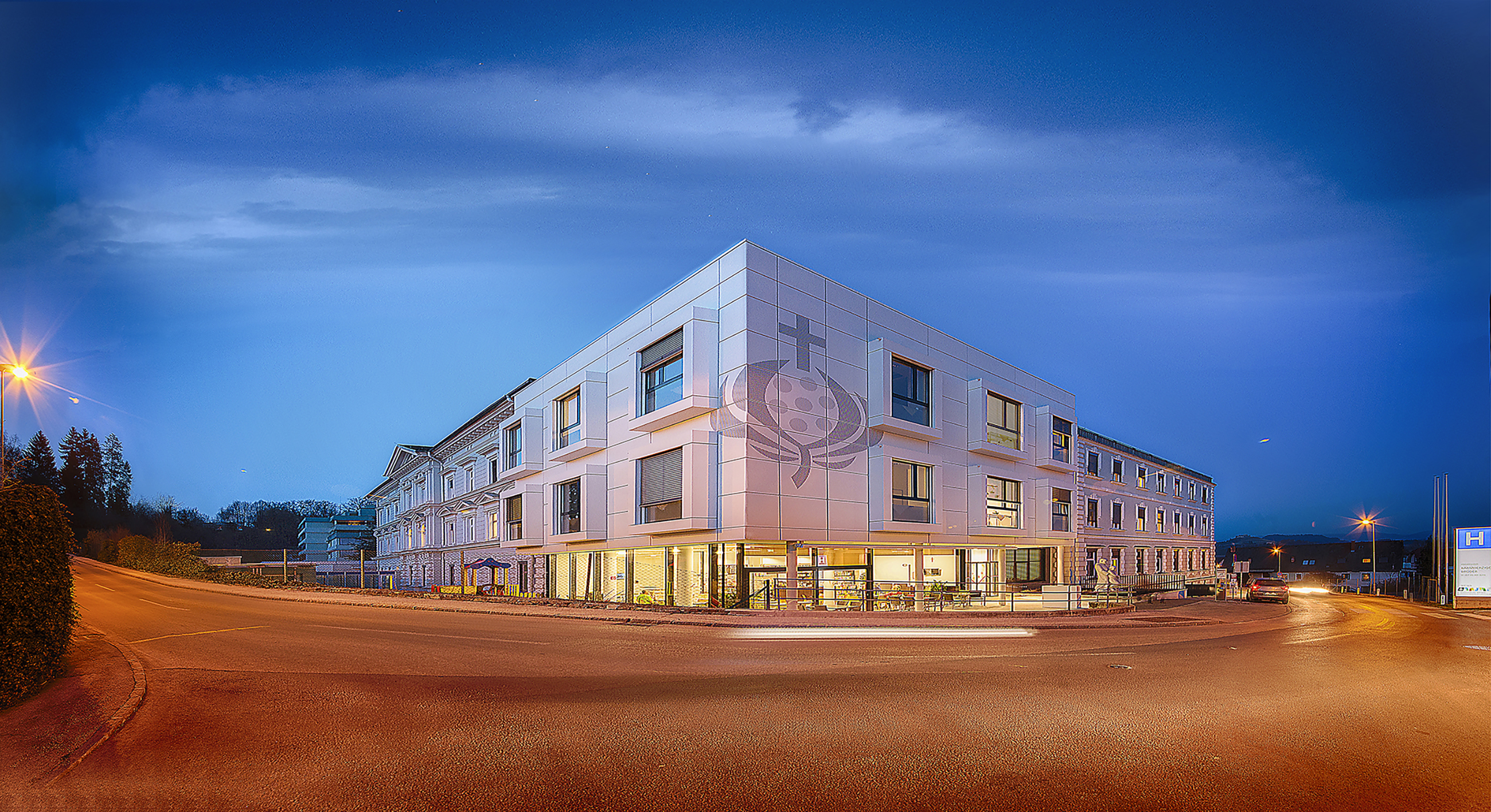 Hausfoto Barmherzige Brüder St. Veit Nacht