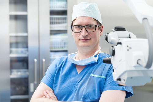 Das Bild zeigt Primar Reinelt (Abteilungsvorstand Augenabteilung)