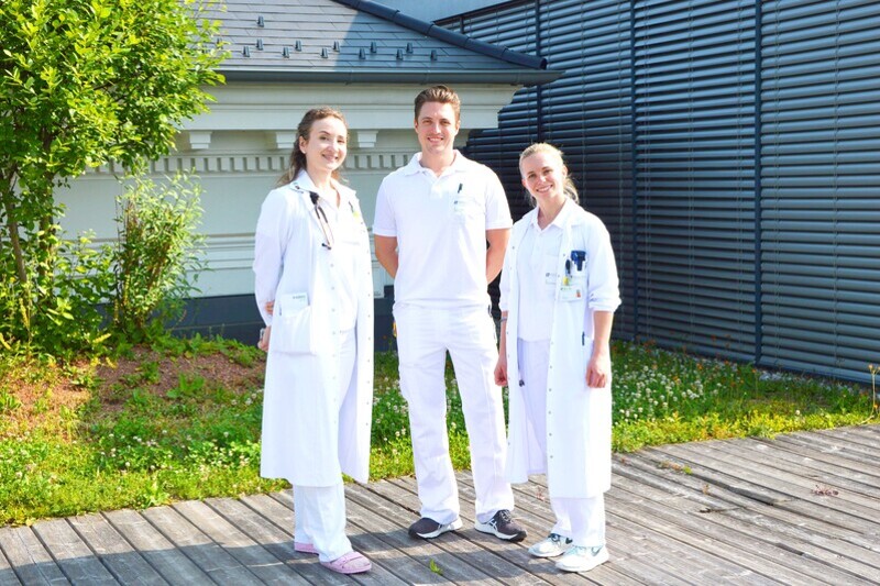 Ass. Dr. Bernhard Fischer mit Ass. Dr. Merima Sacherer-Karic Dr. Nicol Turnowsky absolviert