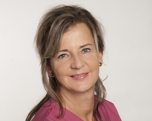 Leitende Hebamme Bettina Steindorfer
