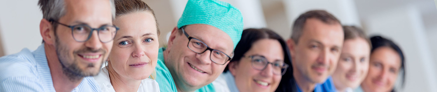 Das Bild zeigt Pflegepersonen bei den Barmherzigen Brüdern.