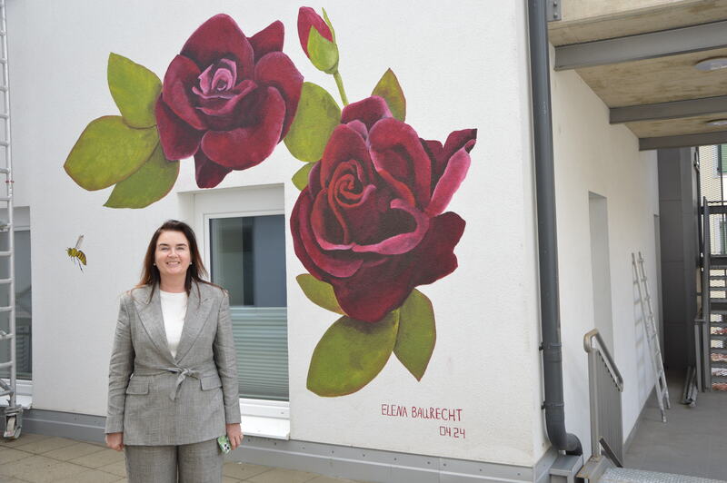 Rosen und Bienenkunstwerk EKH