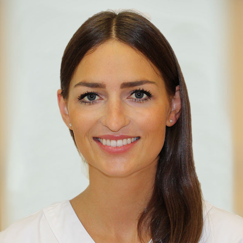 Dr. Julia Maria Puchner