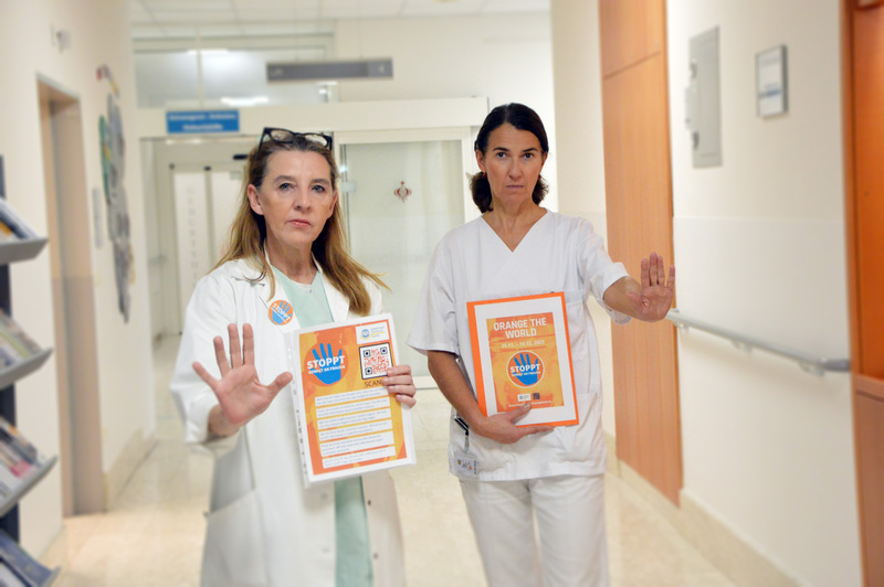 Stoppt Gewalt an Frauen Orange the world / Barmherzige Brüder OÄ Dr. Barbara Pichler und DGKP Petra Koch