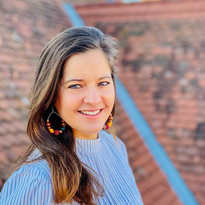 Das Bild zeigt Frau Doris Tscheppe.