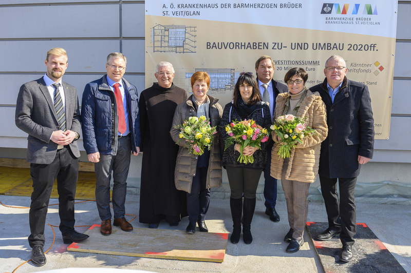 Fotograf Thomas Hude, Krankenhaus der Barmherzigen Brüder St. Veit/Glan, 7.3.2022, Gleichenfeier, Zubau