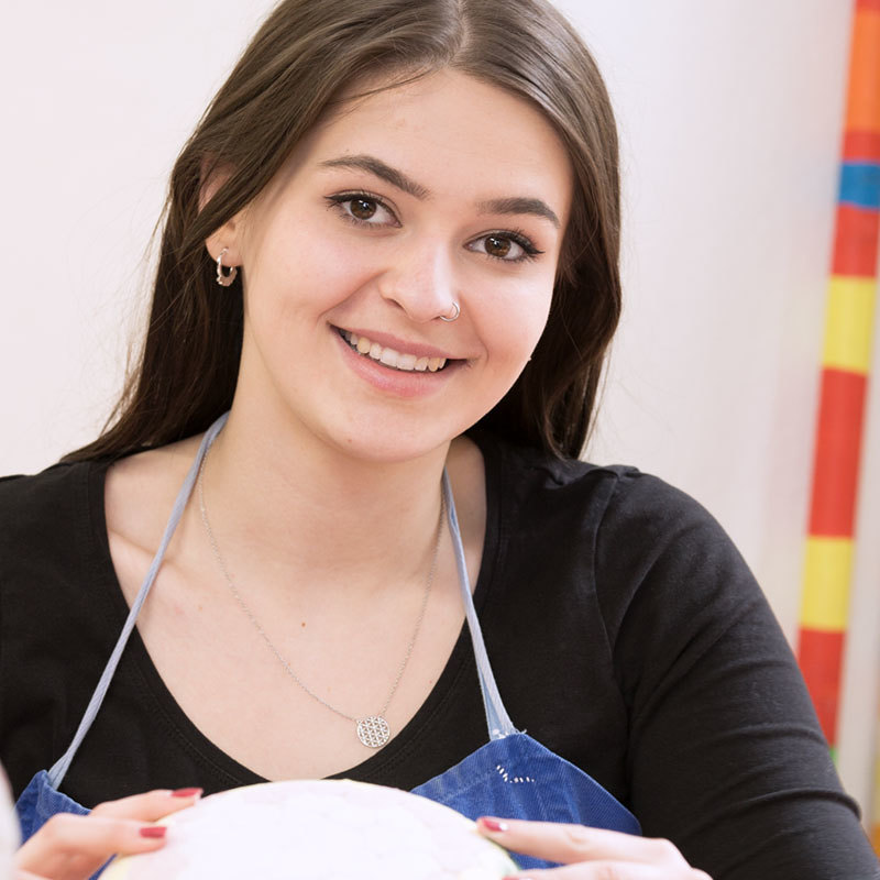 Das Bild zeigt eine Fach- und Diplomsozialbetreuerin.