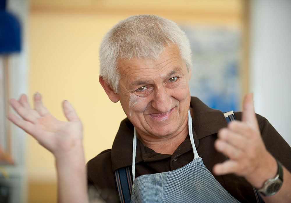 Das Bild zeigt ein Symbolbild zum Thema Arbeit & Beschäftigung