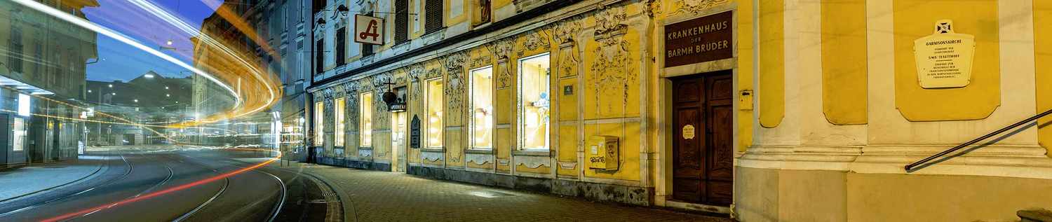 Das Bild zeigt die Apotheke der Barmherzigen Brüder Graz.