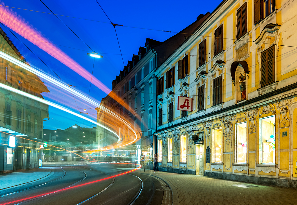 Außenansicht Apotheke bei Nacht