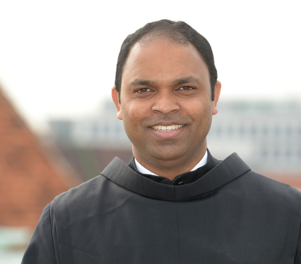 Das Bild zeigt Frater Saji Mullankuzhy OH