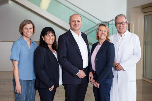 Ein Bild der Mitglieder der Krankenhausleitung