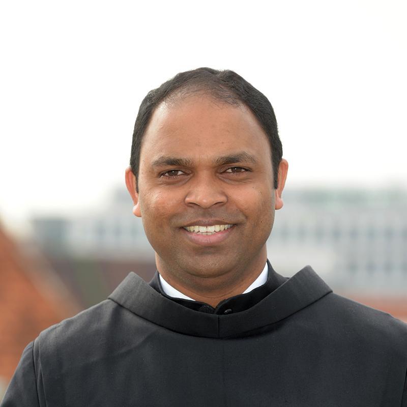 Das Bild zeigt Frater Saji Mullankuzhy OH.