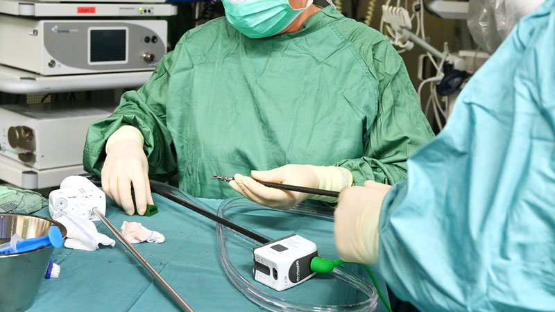 Operation mit Operationsroboter 