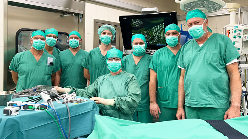 Operationsteam aus Medizin und Pflege